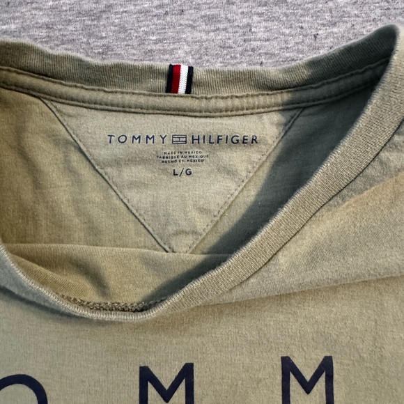 Tommy Hilfiger shirt Large - Picture 2 of 2